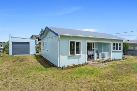 Photo of property in 18 Waimea Road, Waikanae Beach, Waikanae, 5036
