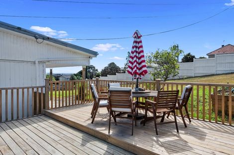 Photo of property in 31 Karaka Street, Helensville, 0800