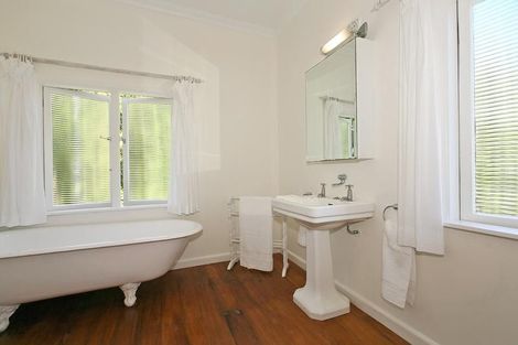 Photo of property in 12 Mahoe Street, Eastbourne, Lower Hutt, 5013