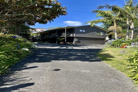 Photo of property in 15 Atlantis Place, Totara Vale, Auckland, 0629