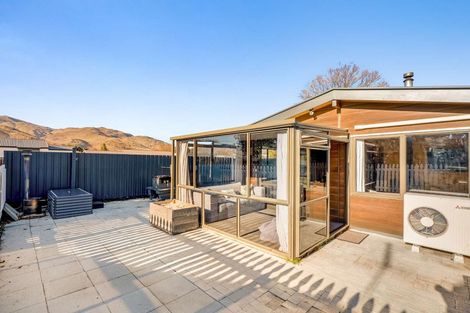 Photo of property in 2 Bruce Street, Cromwell, 9310