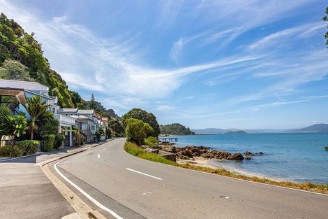 Photo of property in 377a Karaka Bay Road, Karaka Bays, Wellington, 6022