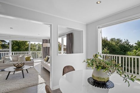 Photo of property in 8 Weatherly Road, Torbay, Auckland, 0630