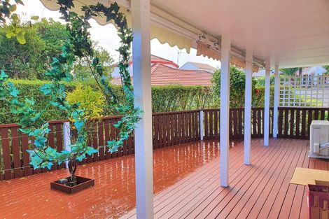 Photo of property in 3a Central Park Drive, Te Atatu South, Auckland, 0610