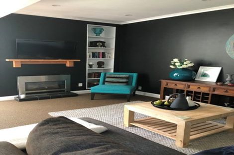 Photo of property in 22 Enfield Road, Hospital Hill, Napier, 4110