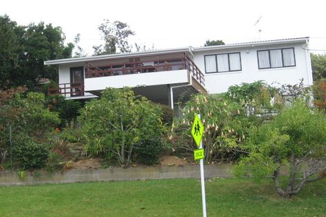 Photo of property in 1/8 Clematis Avenue, Murrays Bay, Auckland, 0630