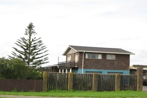 Photo of property in 104 Domett Street, Waitara, 4320