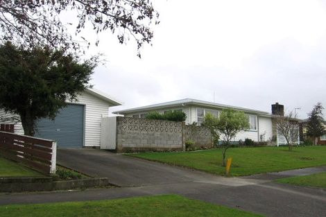 Photo of property in 10 Wairau Place, Kelvin Grove, Palmerston North, 4414