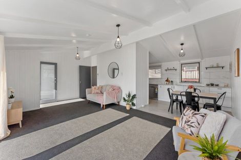 Photo of property in 60 Norana Road, Timberlea, Upper Hutt, 5018