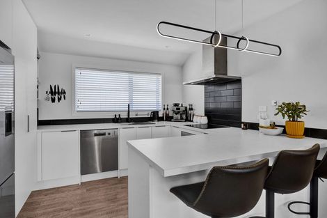 Photo of property in 2 Midsummer Avenue, Stratford, 4332