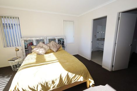 Photo of property in 16 Te Kio Crescent, Papamoa Beach, Papamoa, 3118