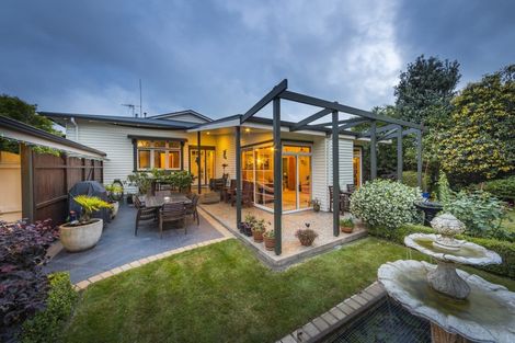 Photo of property in 17 Beresford Street, Takaro, Palmerston North, 4410
