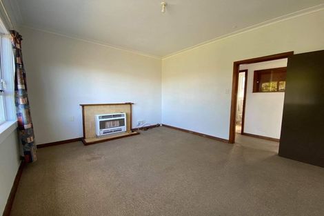 Photo of property in 1 Rangiora Street, Castlecliff, Whanganui, 4501