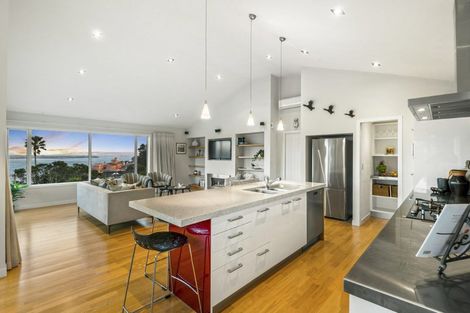 Photo of property in 1/11 Pullum Street, Birkenhead, Auckland, 0626