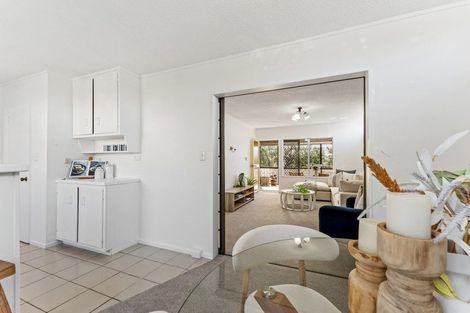 Photo of property in 1/20 Halldene Terrace, Red Beach, 0932