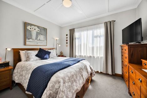 Photo of property in 2 Hurworth Road, Hurworth, New Plymouth, 4371