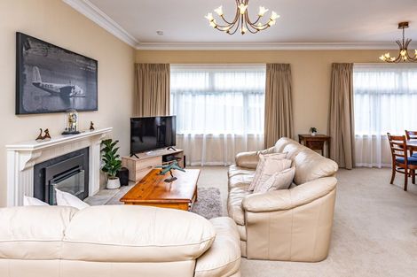 Photo of property in 20 Great North Road, Saint Johns Hill, Whanganui, 4500