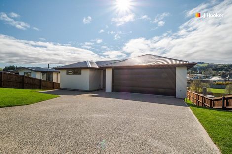 Photo of property in 27 Grandvista Drive, Green Island, Dunedin, 9018