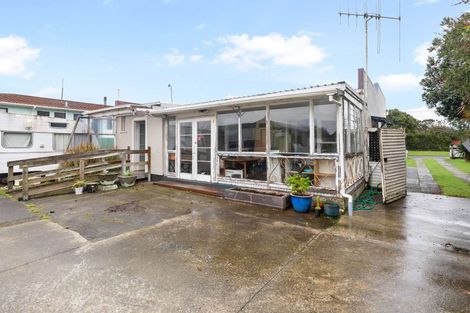 Photo of property in 40 Hood Street, Castlecliff, Whanganui, 4501