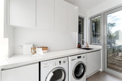 Photo of property in 39 Paraoa Crescent, Omaha, 0986