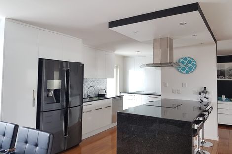 Photo of property in 2/100 Manuka Road, Bayview, Auckland, 0629