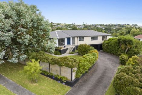Photo of property in 1 Pamir Place, Welcome Bay, Tauranga, 3112