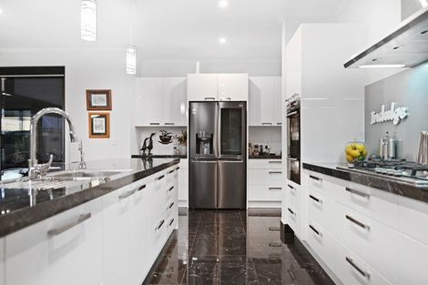 Photo of property in 7 Shillingford Boulevard, Rolleston, 7615