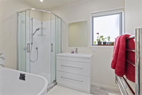 Photo of property in 1 Pohutukawa Grove, Titahi Bay, Porirua, 5022