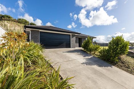 Photo of property in 43 Magnolia Drive, Westown, New Plymouth, 4310