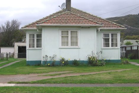 Photo of property in 10 Milne Crescent, Taita, Lower Hutt, 5011