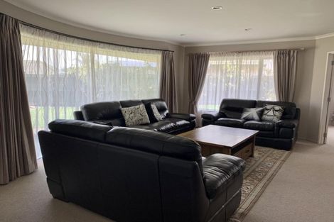 Photo of property in 225 Hill Road, The Gardens, Auckland, 2105