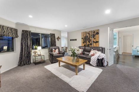 Photo of property in 8 Sapphire Grove, Birchville, Upper Hutt, 5018