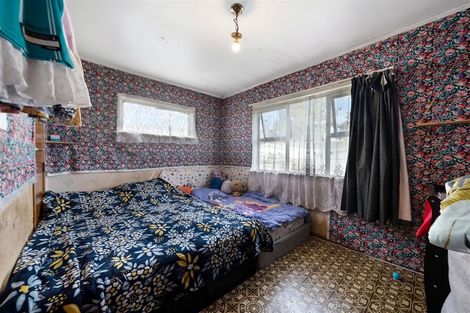 Photo of property in 8 Glen Marine Parade, Glendene, Auckland, 0602