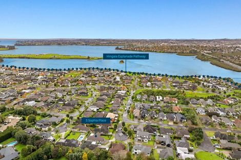 Photo of property in 5 Sophia Place, Karaka, Papakura, 2113