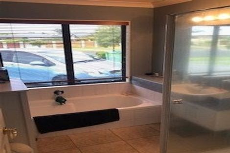 Photo of property in 1 Merlot Place, Rototuna, Hamilton, 3210