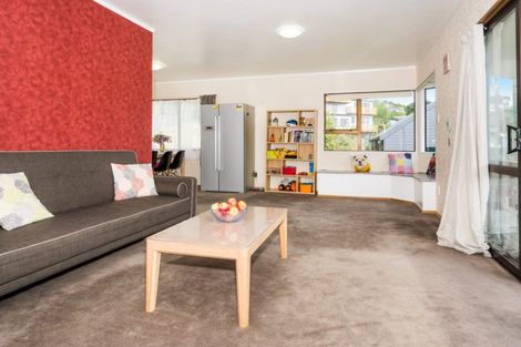 Photo of property in 2/2 Danbury Drive, Torbay, Auckland, 0630