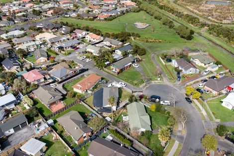 Photo of property in 10 Horlicks Place, Randwick Park, Auckland, 2105