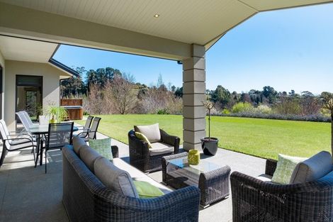 Photo of property in 44 Tauroa Valley Road, Havelock North, 4130