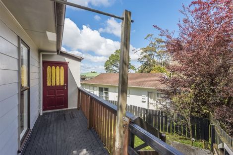 Photo of property in 3/23 Luckens Road, West Harbour, Auckland, 0618