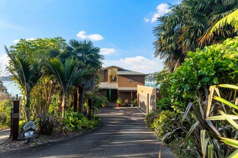 Photo of property in 18 Kaha Place, Russell, 0272