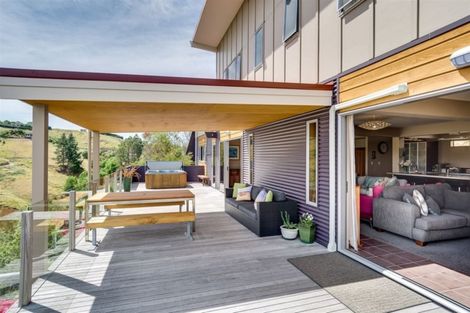 Photo of property in 104 Tironui Drive, Taradale, Napier, 4112