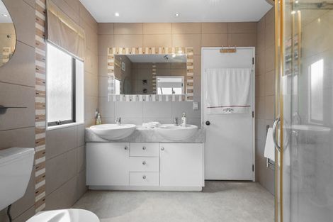 Photo of property in 39 Alec Craig Way, Gulf Harbour, Whangaparaoa, 0930