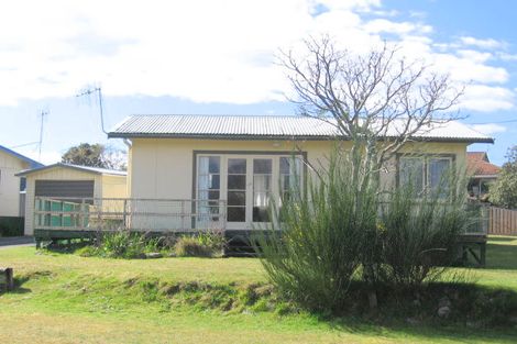 Photo of property in 102 Ruru Street, Whangamata, 3620