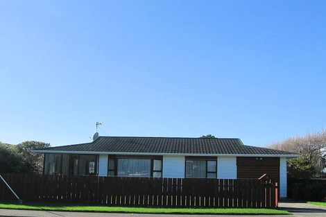 Photo of property in 5 Donovan Road, Paraparaumu Beach, Paraparaumu, 5032