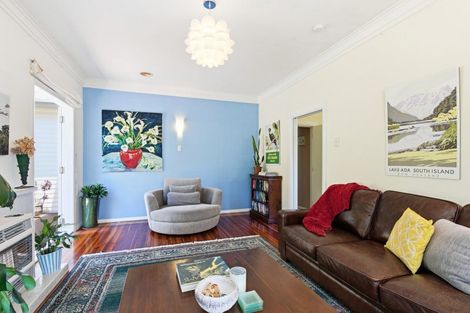 Photo of property in 51 Milne Terrace, Island Bay, Wellington, 6023