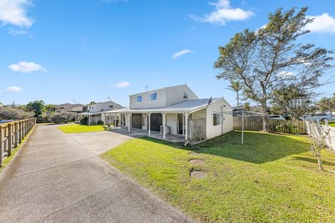 Photo of property in 49 Bay Street, Red Beach, 0932