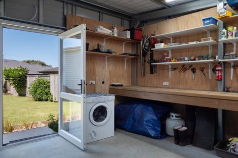 Photo of property in 53 Athenree Road, Athenree, Katikati, 3177