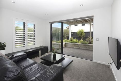 Photo of property in 59 Waterstock Way, Parklands, Christchurch, 8083
