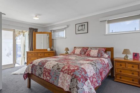 Photo of property in 19 Freyberg Street, Levin, 5510
