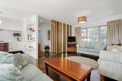 Photo of property in 19 Alberta Road, Glen Avon, New Plymouth, 4312